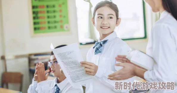 老师夹震蛋上课腐文引发热议，网友纷纷讨论教育方式与师生关系的界限问题，社会各界对此事件反应强烈