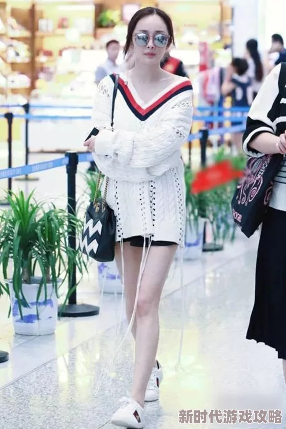 乖～腿打开一点我轻一点爽文，近日网络热议“性教育”话题，引发社会对青少年性知识普及的关注与讨论