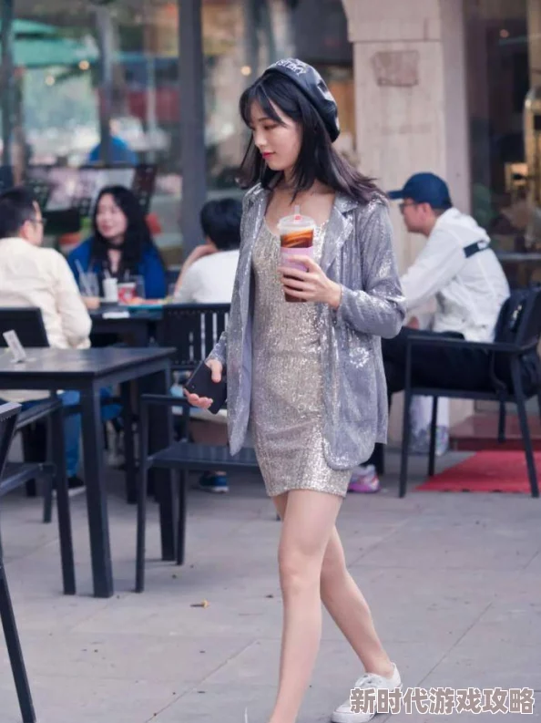 白丝校花：校园内外的时尚风潮，如何引领年轻人的穿搭新趋势与生活态度？