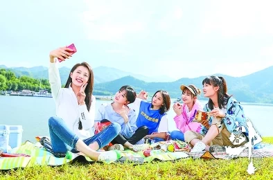 韩国男女做爰免费的看视频，最新动态：多平台上线新剧集，观众热议剧情发展与角色互动