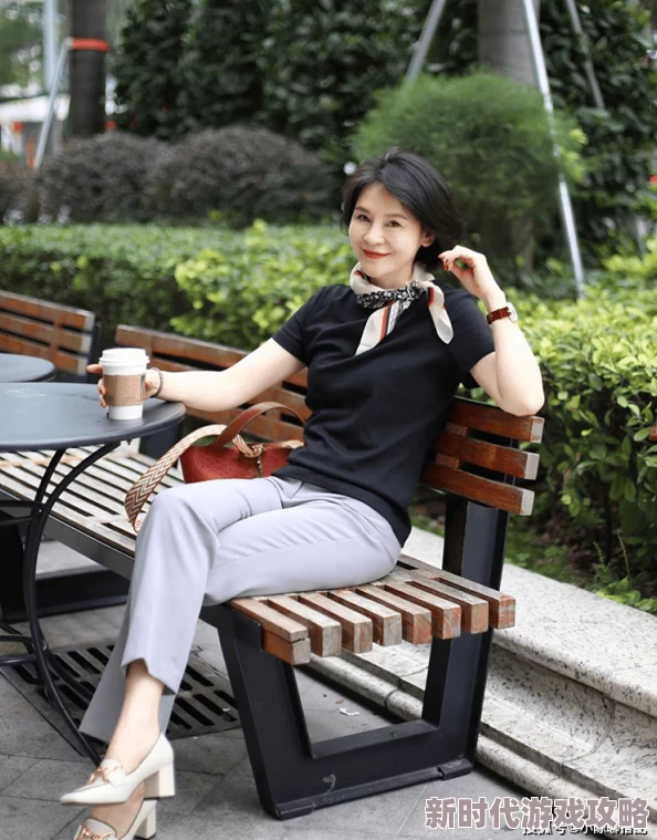 老熟女败火：如何在生活中找到平衡，重拾青春活力与自信的秘诀分享