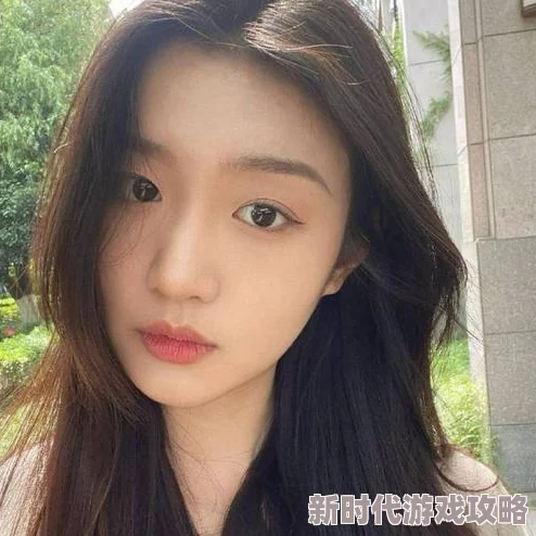 美女草比视频引发热议，网友纷纷表示对内容的看法不一，有人认为过于低俗，也有人觉得很有趣