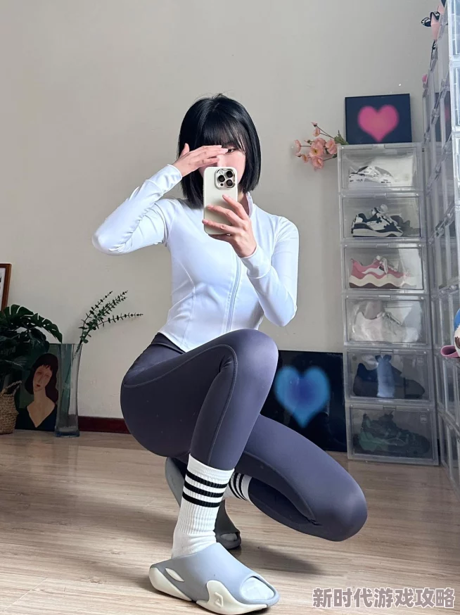 美女的隐私做瑜伽近日，某健身房推出“隐私保护”瑜伽课程，受到热捧