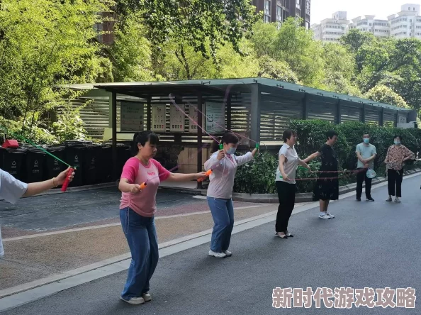 爆房有情人小区业主自发组织社区运动会，增进邻里感情