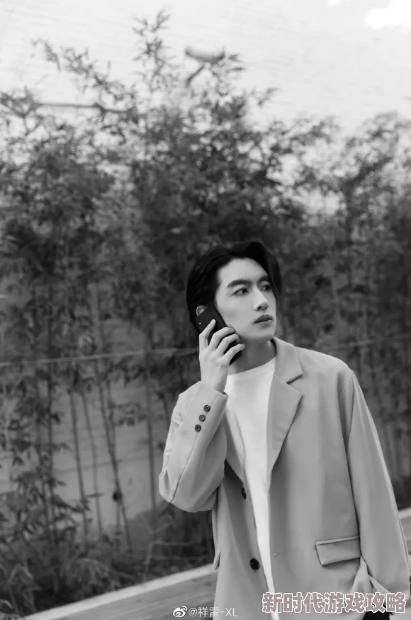 清纯唯美综合近日一位年轻艺术家在展览中展示了她的最新作品，吸引了众多观众的目光