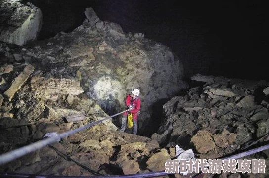 双指探洞感觉要飞了近日科学家发现新型洞穴生物，揭示地下生态系统的神秘面貌