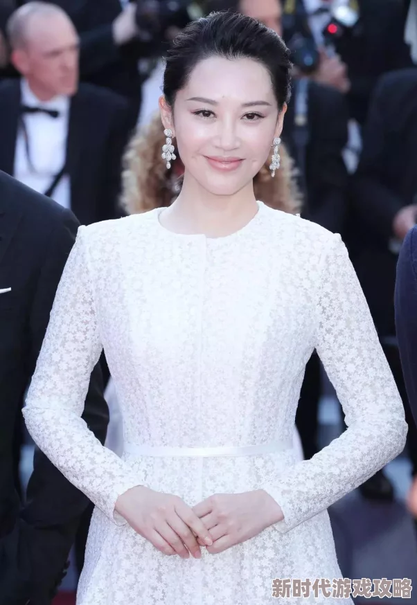 反派女配她貌美如花(穿书)攻略男主进行时反派事业也风生水起