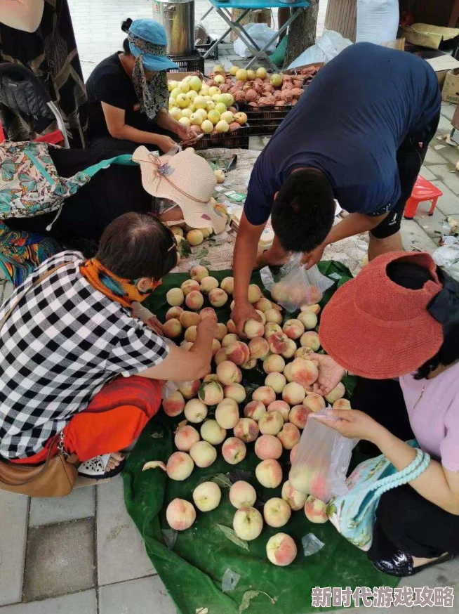 丝瓜水蜜桃爱如潮水带你飞近日丝瓜水蜜桃在市场上受到热捧其清甜口感和丰富营养吸引了众多消费者
