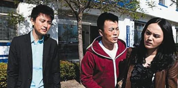 《家庭大杂烩》豪门私生子曝光昔日恋人反目成仇争夺遗产