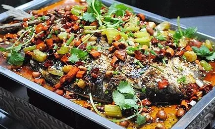 黑人一区二区据传当地美食烤鱼远近闻名口味独特引来不少游客