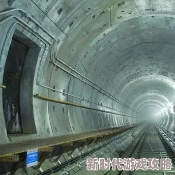 地铁逃生装备大比拼：钢板与复合板，哪个更胜一筹？爆料实测结果