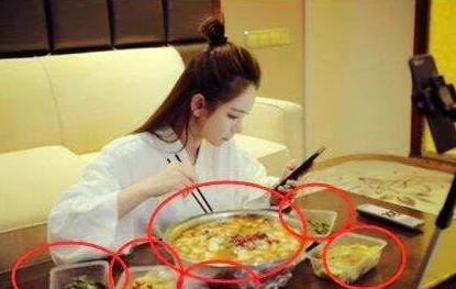 逢床作戏大王叫我来飙车据说片场盒饭只吃鱼不吃肉还自带8个助理按摩师