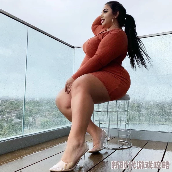 巨大人乳BBwBBw为何备受追捧因为它满足了特定人群对母性形象的特殊情感