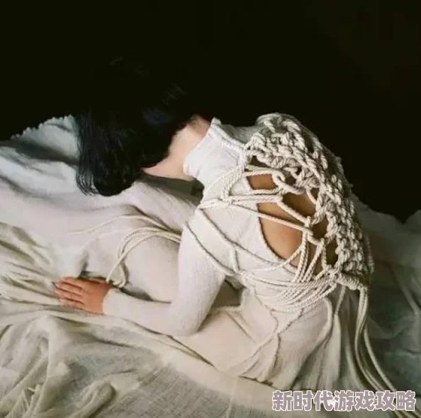 sM性暴捆双奶虐乳为什么有人视其为一种艺术表达形式探索身体与感官的极限为何备受争议